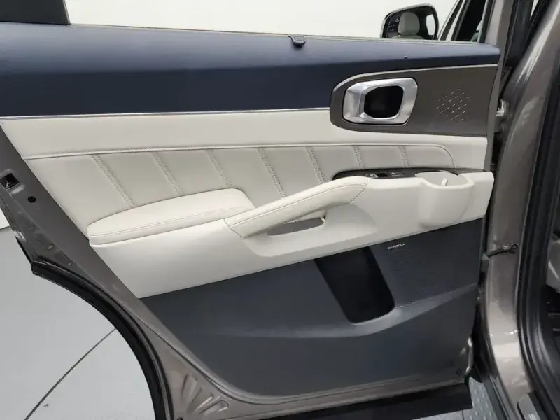 2023 Kia Sorento с пробегом 53 104 км