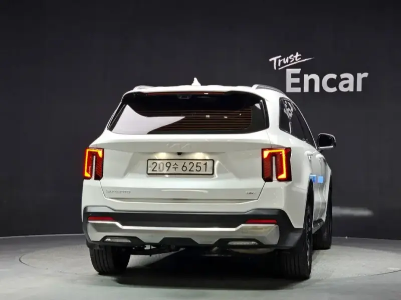 2023 Kia Sorento с пробегом 63 324 км