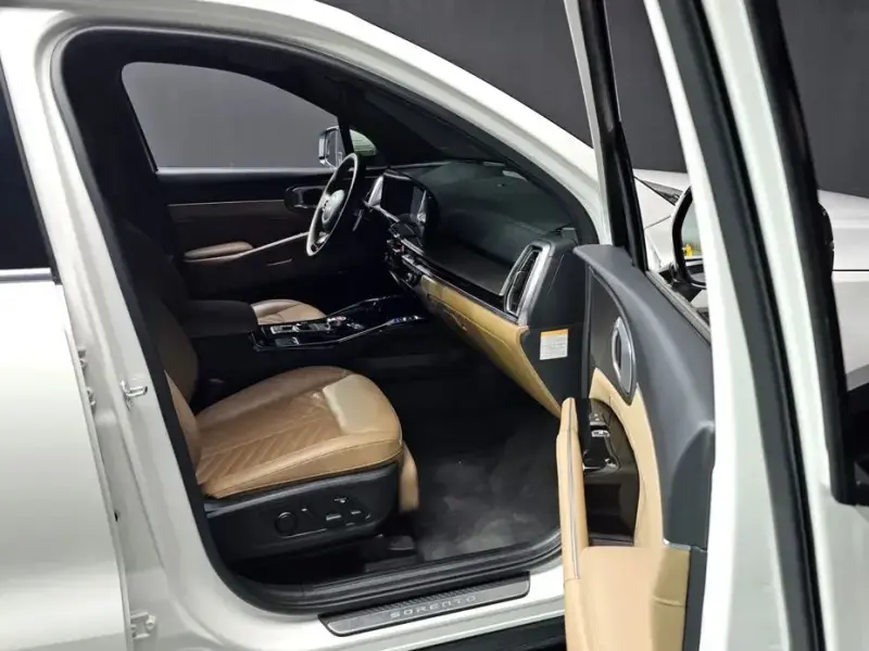 2023 Kia Sorento с пробегом 63 324 км