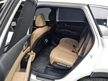 2023 Kia Sorento с пробегом 63 324 км