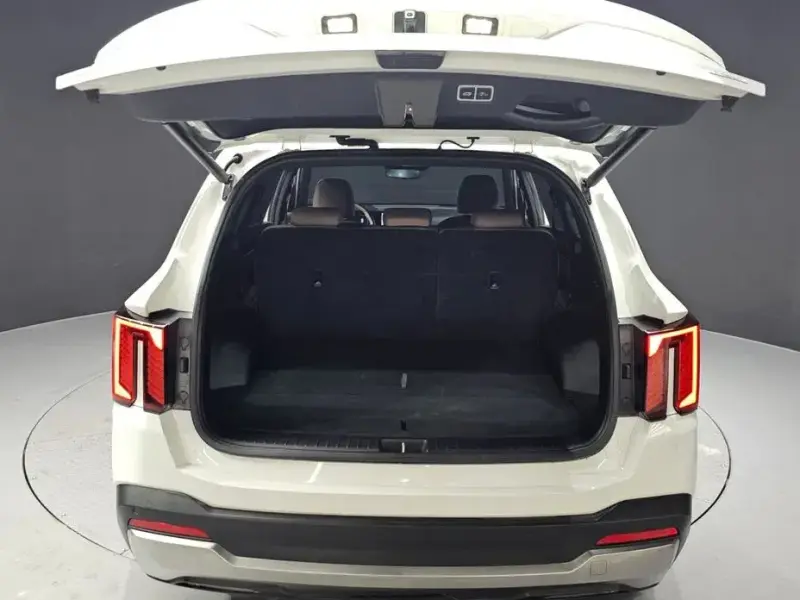 2023 Kia Sorento с пробегом 63 324 км