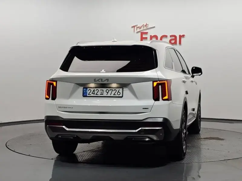 2024 Kia Sorento с пробегом 43 027 км