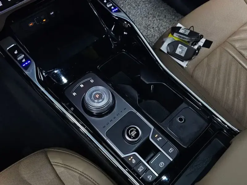 2024 Kia Sorento с пробегом 43 027 км