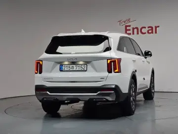 2023 Kia Sorento с пробегом 40 986 км