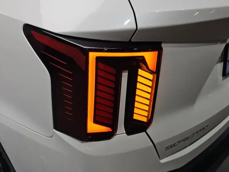 2024 Kia Sorento с пробегом 43 027 км