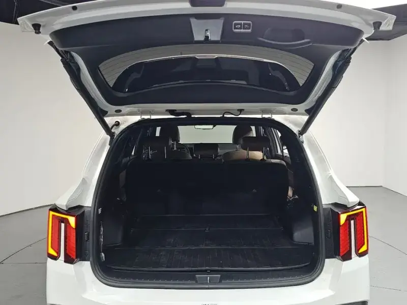 2023 Kia Sorento с пробегом 40 986 км