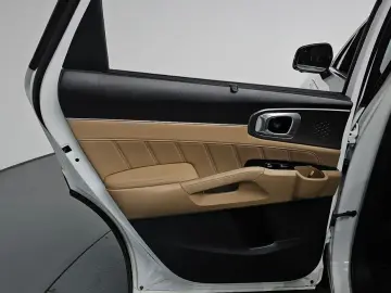 2023 Kia Sorento с пробегом 40 986 км