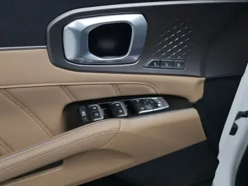 2023 Kia Sorento с пробегом 49 358 км