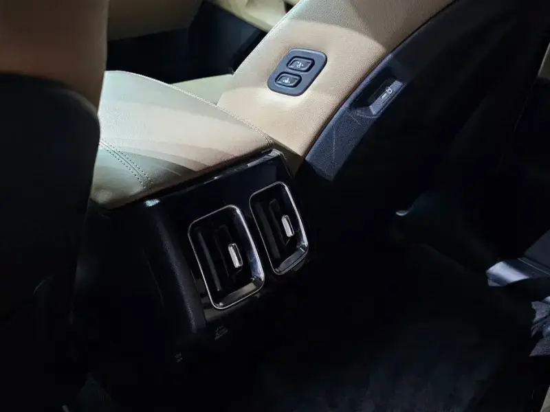 2024 Kia Sorento с пробегом 44 674 км