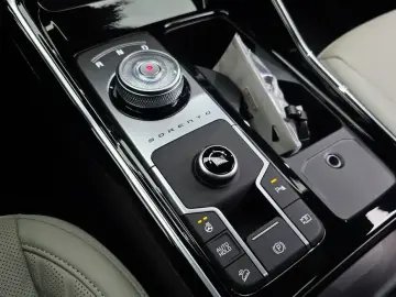 2025 Kia Sorento с пробегом 9 189 км