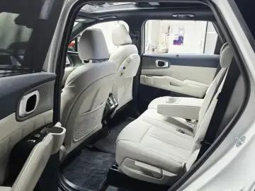 2025 Kia Sorento с пробегом 9 189 км