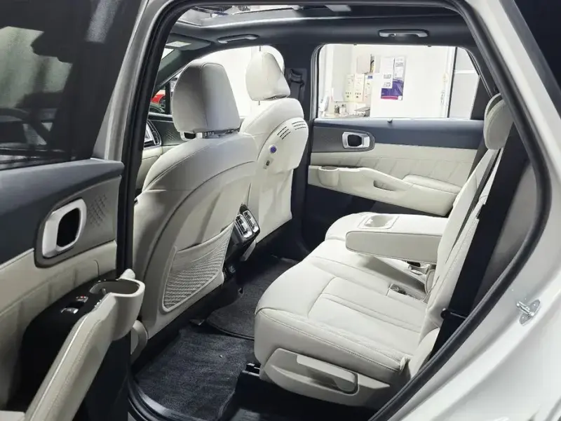 2025 Kia Sorento с пробегом 9 189 км