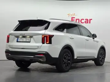 2023 Kia Sorento с пробегом 27 836 км