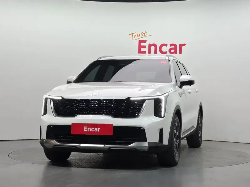 2023 Kia Sorento с пробегом 27 836 км