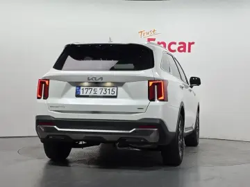 2023 Kia Sorento с пробегом 27 836 км