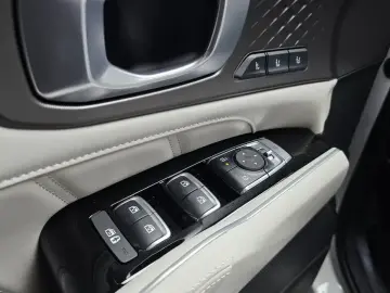 2025 Kia Sorento с пробегом 9 189 км