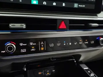 2025 Kia Sorento с пробегом 9 189 км