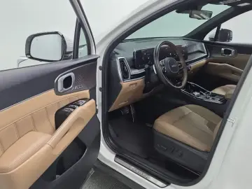 2023 Kia Sorento с пробегом 27 836 км