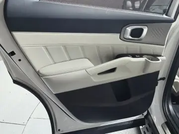 2025 Kia Sorento с пробегом 9 189 км