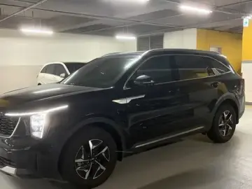 2023 Kia Sorento с пробегом 49 600 км