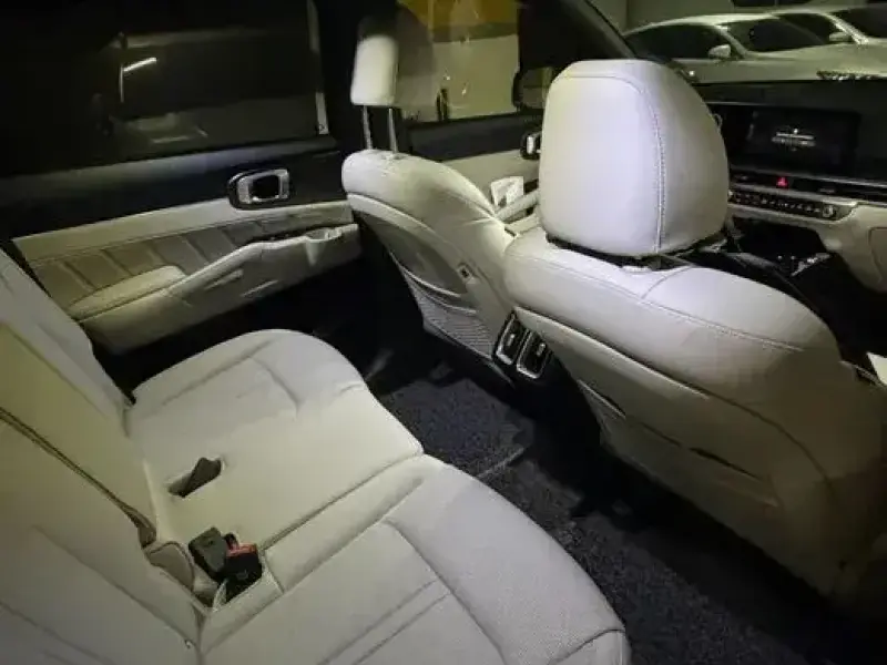 2023 Kia Sorento с пробегом 49 600 км