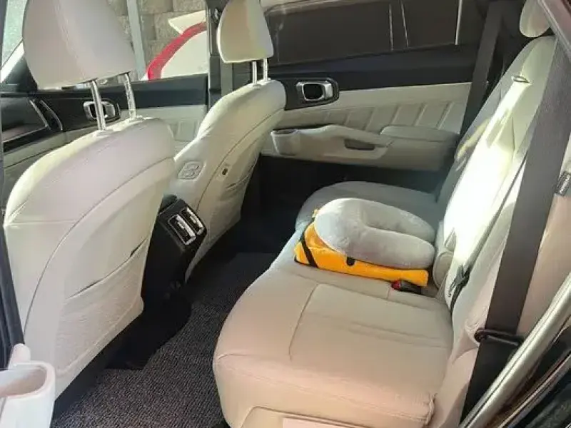 2023 Kia Sorento с пробегом 49 600 км