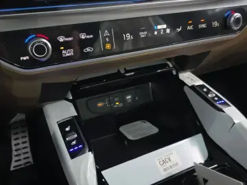2026 Kia Sorento с пробегом 9 км
