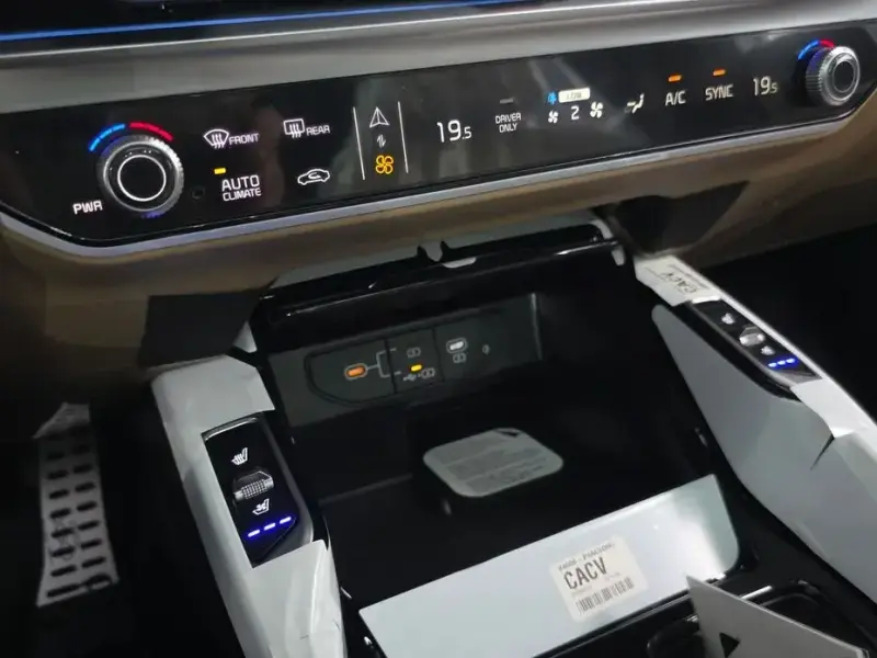 2026 Kia Sorento с пробегом 9 км