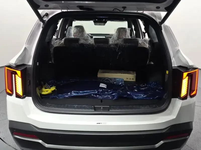 2026 Kia Sorento с пробегом 9 км