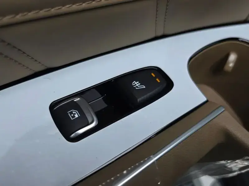 2026 Kia Sorento с пробегом 9 км