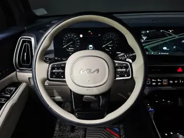 2024 Kia Sorento с пробегом 17 092 км