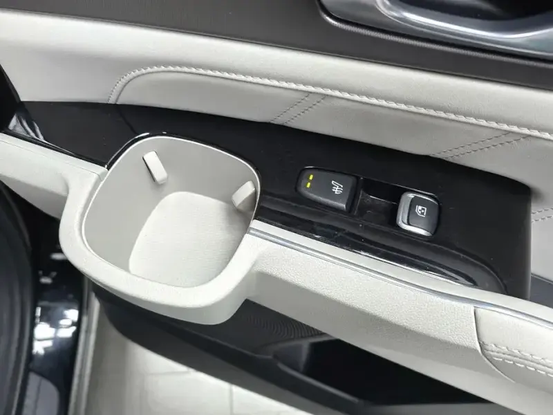 2024 Kia Sorento с пробегом 39 528 км