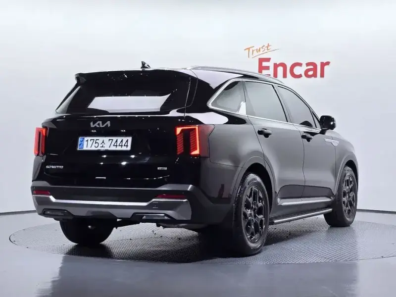 2023 Kia Sorento с пробегом 51 243 км
