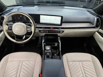 2023 Kia Sorento с пробегом 51 243 км