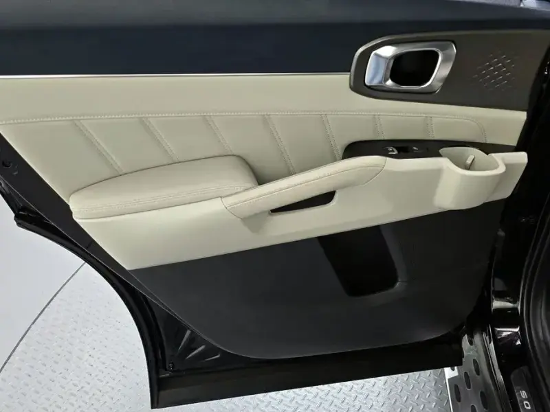 2023 Kia Sorento с пробегом 51 243 км