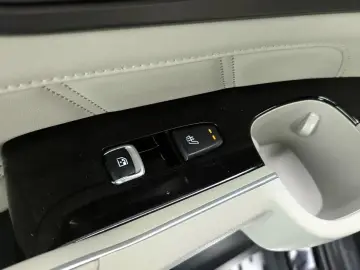 2023 Kia Sorento с пробегом 51 243 км