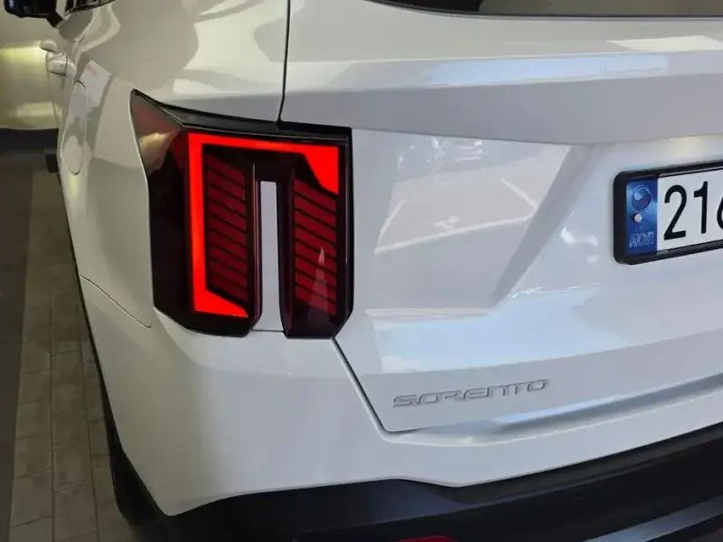 2023 Kia Sorento с пробегом 71 496 км