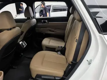 2023 Kia Sorento с пробегом 71 496 км