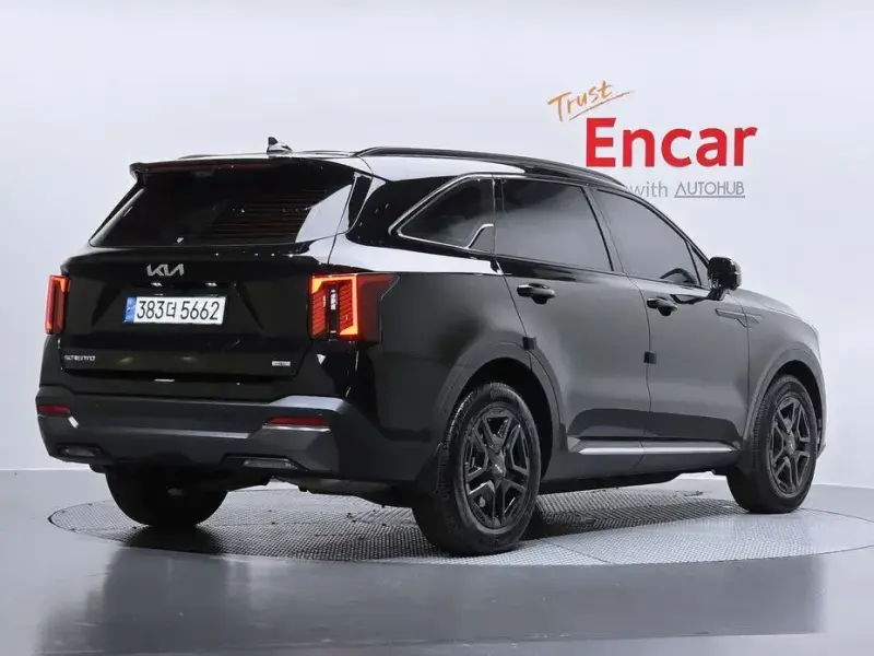 2024 Kia Sorento с пробегом 15 515 км