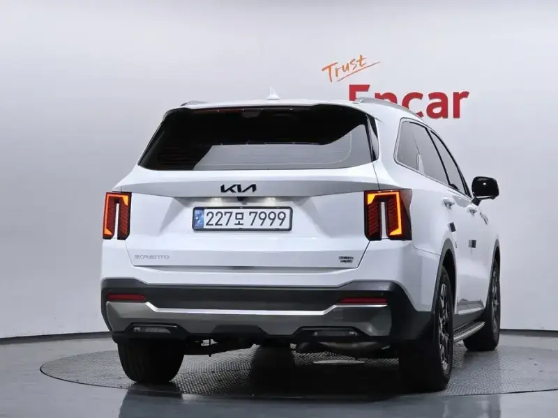 2024 Kia Sorento с пробегом 18 077 км