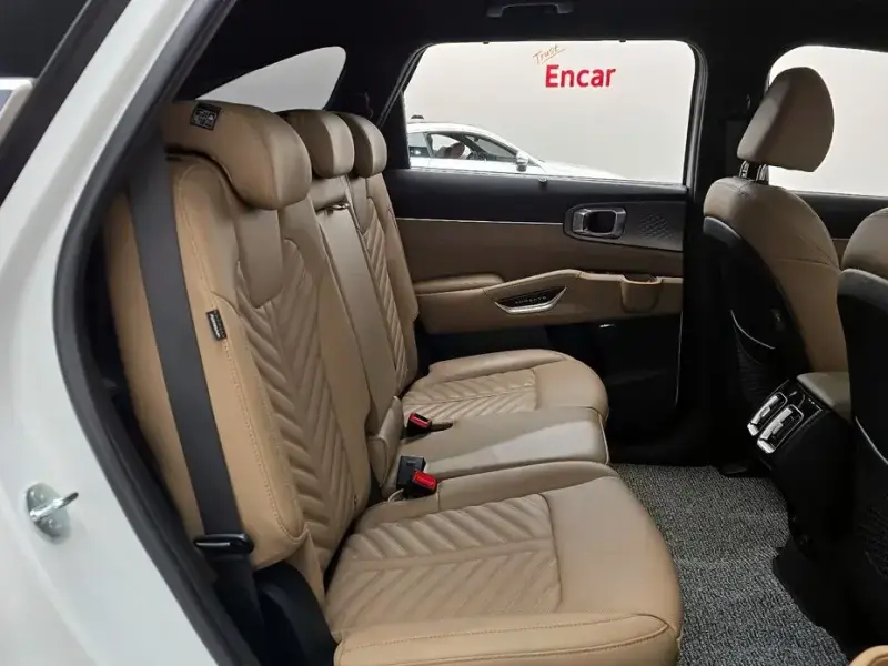 2024 Kia Sorento с пробегом 18 077 км