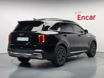 2025 Kia Sorento с пробегом 5 909 км