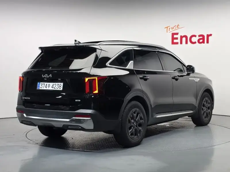 2025 Kia Sorento с пробегом 5 909 км