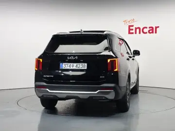 2025 Kia Sorento с пробегом 5 909 км