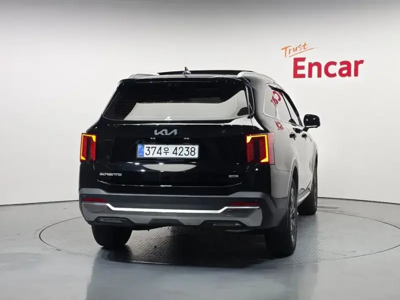 2025 Kia Sorento с пробегом 5 909 км
