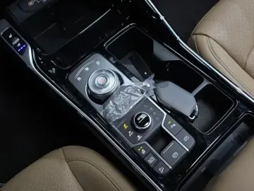 2025 Kia Sorento с пробегом 5 909 км