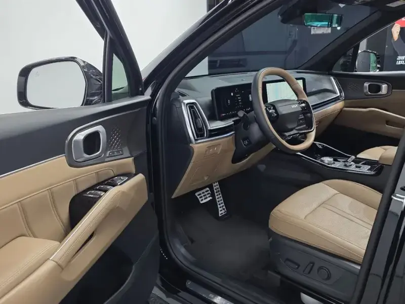 2025 Kia Sorento с пробегом 5 909 км