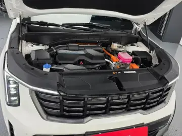 2024 Kia Sorento с пробегом 81 968 км