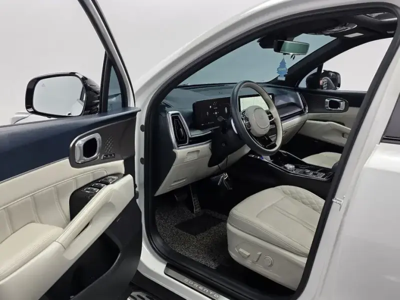 2024 Kia Sorento с пробегом 81 968 км