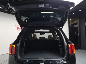 2025 Kia Sorento с пробегом 5 909 км